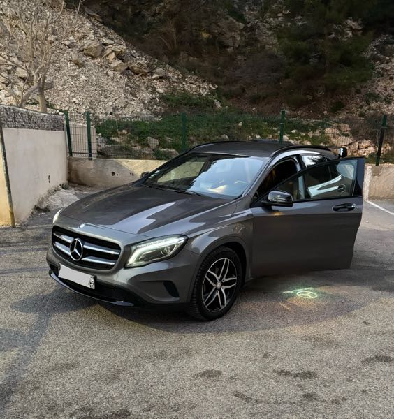 Mercedes-Benz Gla (2) 200 D BUSINESS EDITION 7G-DCT
