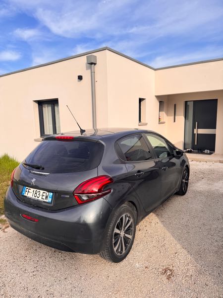 Peugeot 208 Peugeot 208
