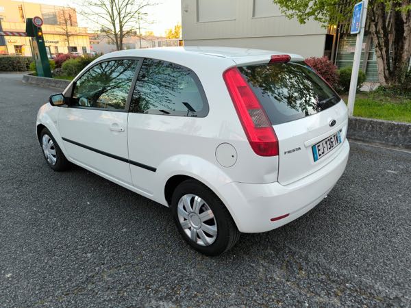Ford Fiesta VI 1.1 70 ESSENTIAL 3P
