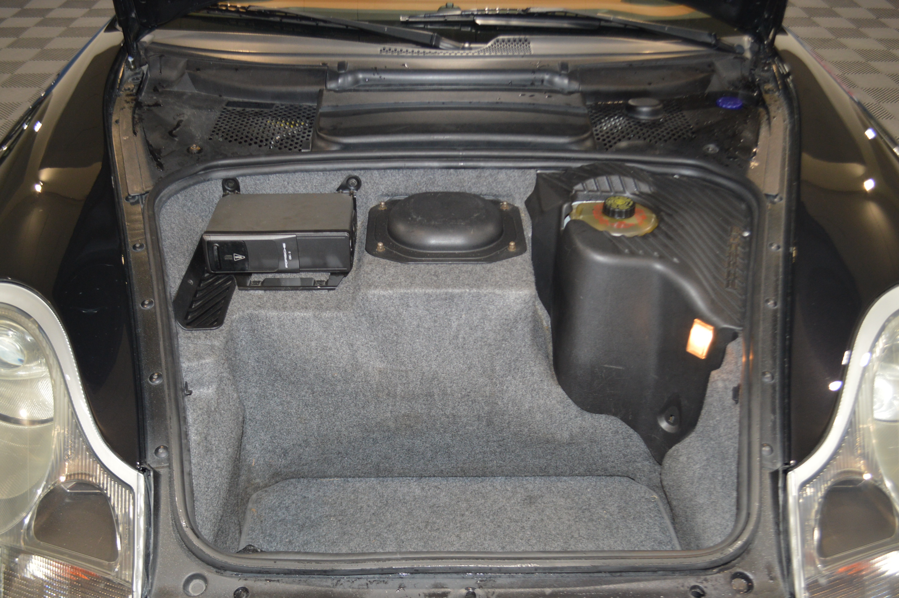 Porsche 996 3.4 CARRERA 4 MILLENIUM TIPTRONIC-12/1999-Exemplaire 509/911