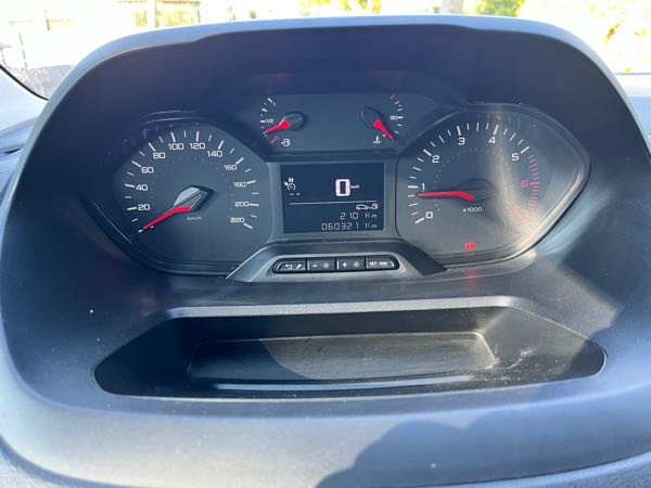 Peugeot Partner III 1.6 BLUEHDI 75 STANDARD 650KG PREMIUM