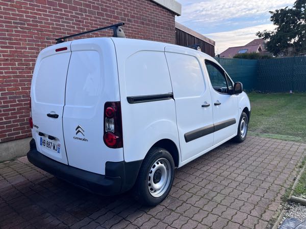 Peugeot Partner III 1.6 BLUEHDI 75 STANDARD 650KG PREMIUM