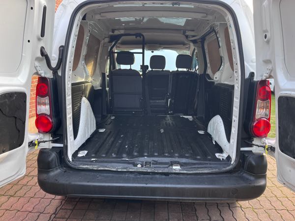 Peugeot Partner III 1.6 BLUEHDI 75 STANDARD 650KG PREMIUM