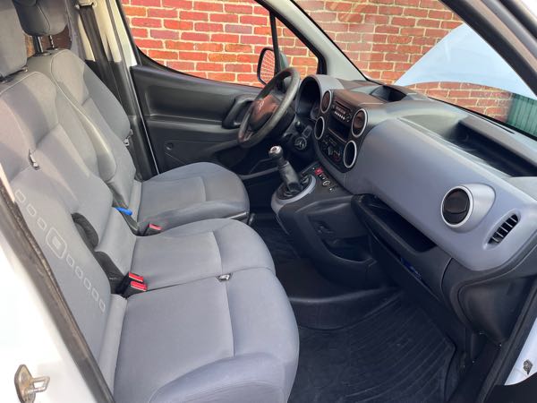 Peugeot Partner III 1.6 BLUEHDI 75 STANDARD 650KG PREMIUM