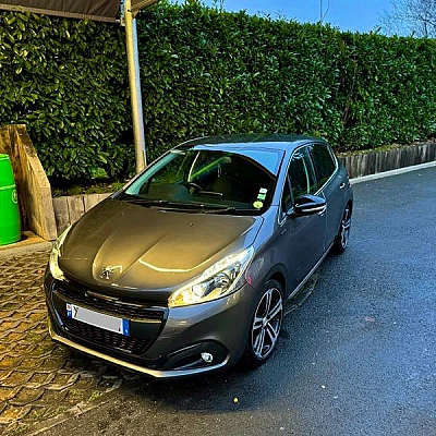Peugeot 208 II 1.5 BLUEHDI 100 S&amp;S GT LINE