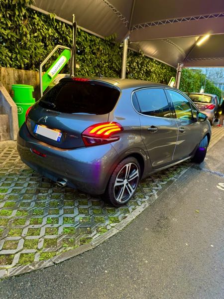 Peugeot 208 II 1.5 BLUEHDI 100 S&amp;S GT LINE