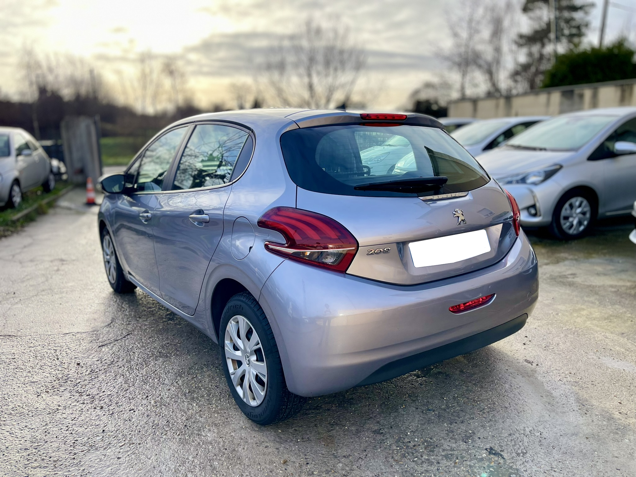 Peugeot 208 (2) 1.6 BLUEHDI 100 PREMIUM