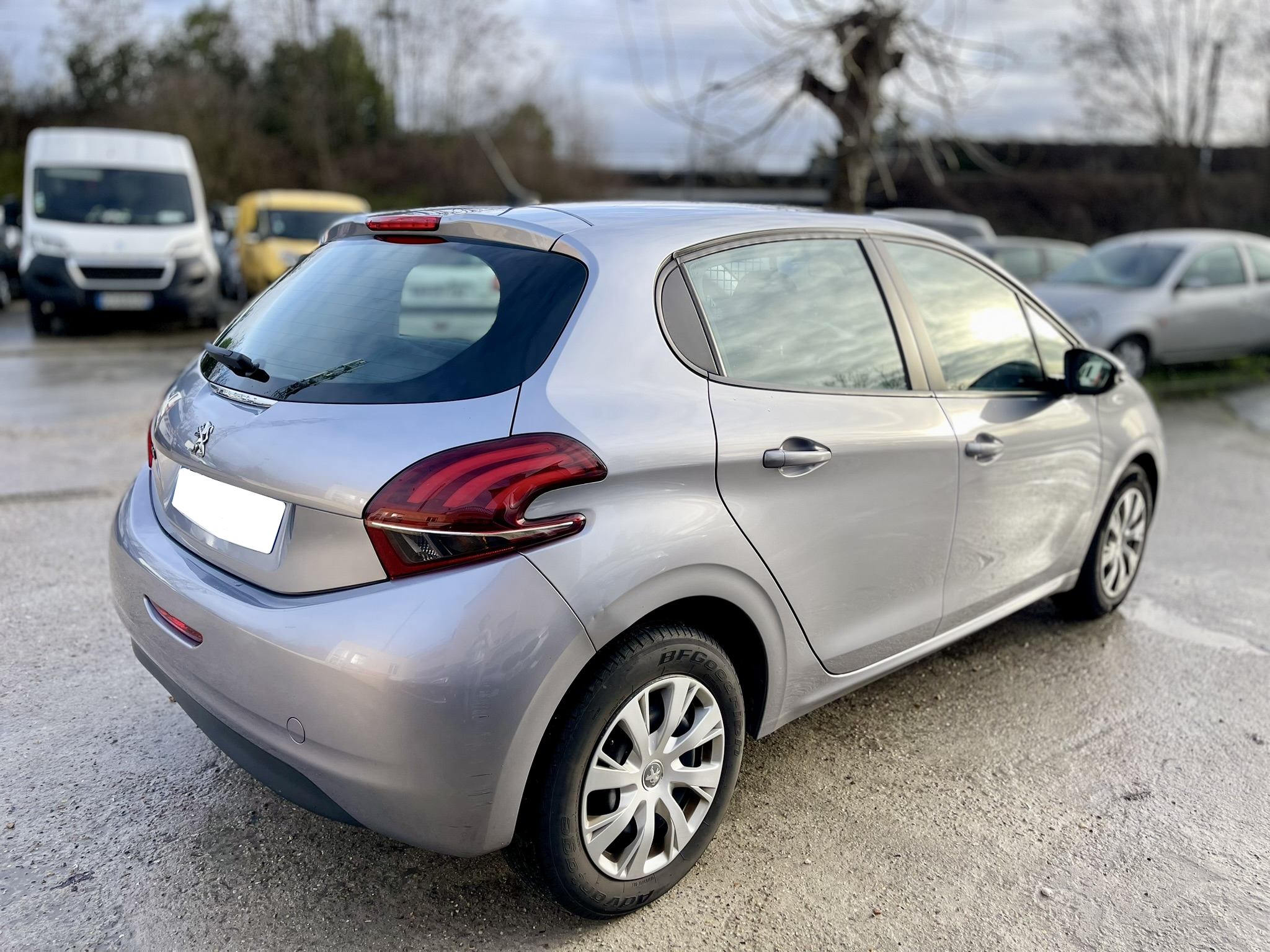 Peugeot 208 (2) 1.6 BLUEHDI 100 PREMIUM