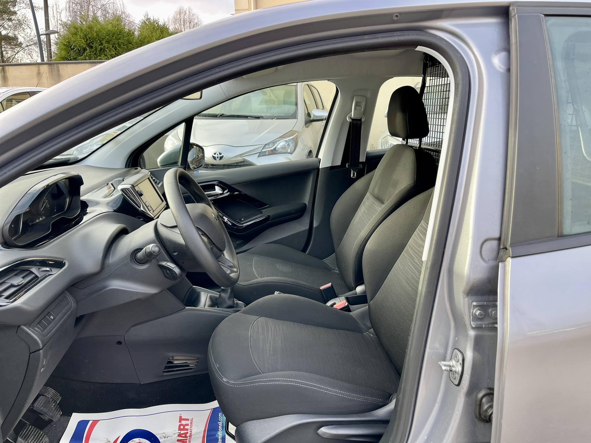 Peugeot 208 (2) 1.6 BLUEHDI 100 PREMIUM