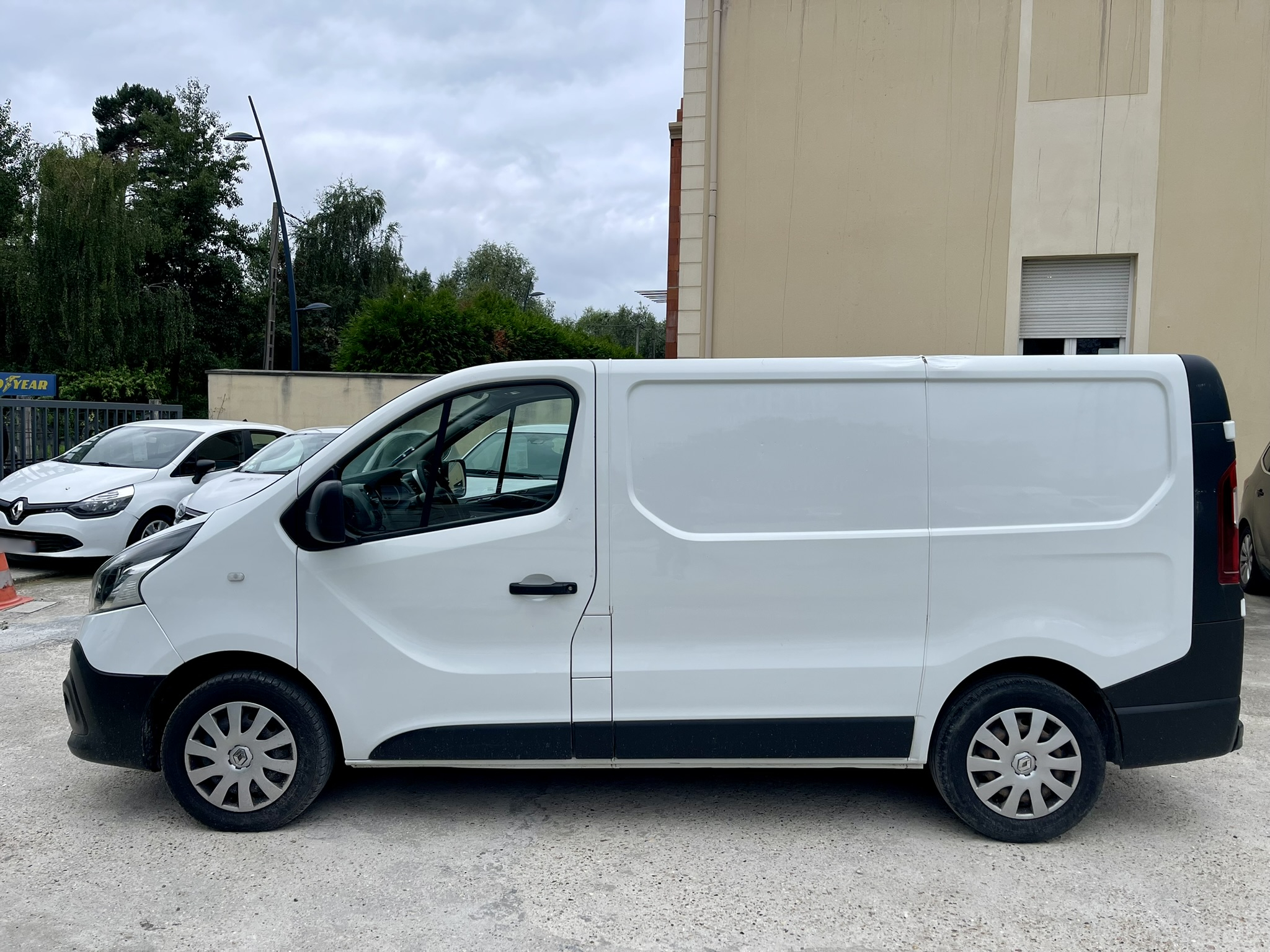 Renault Trafic III (2) CABINE CONFORT L1H1 1000 DCI 95