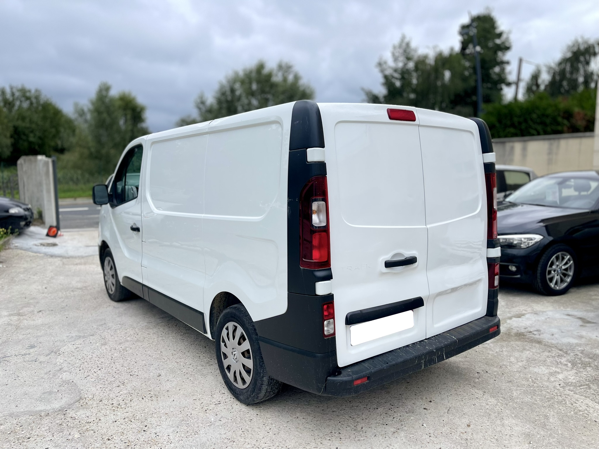 Renault Trafic III (2) CABINE CONFORT L1H1 1000 DCI 95
