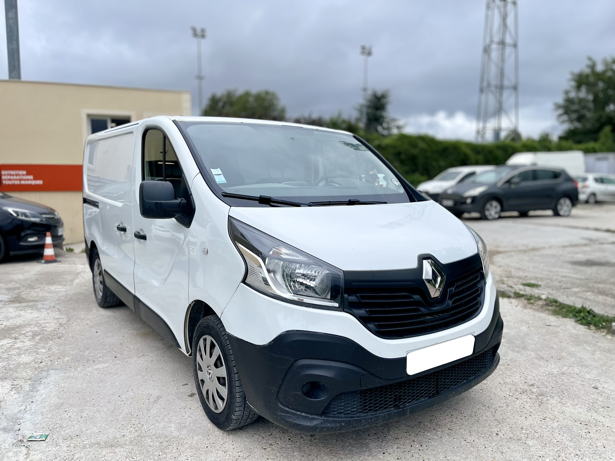 Renault Trafic III (2) CABINE CONFORT L1H1 1000 DCI 95