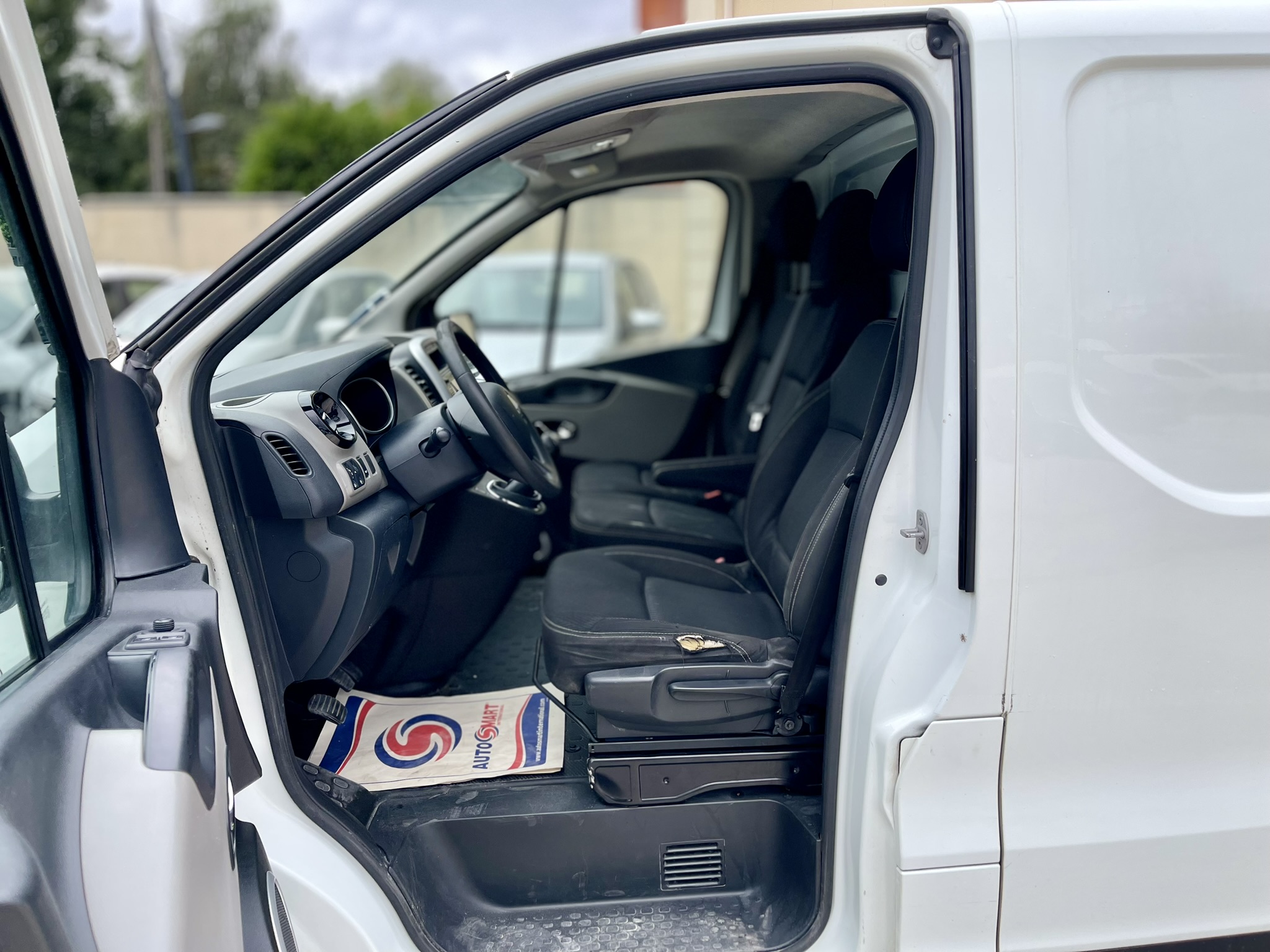 Renault Trafic III (2) CABINE CONFORT L1H1 1000 DCI 95