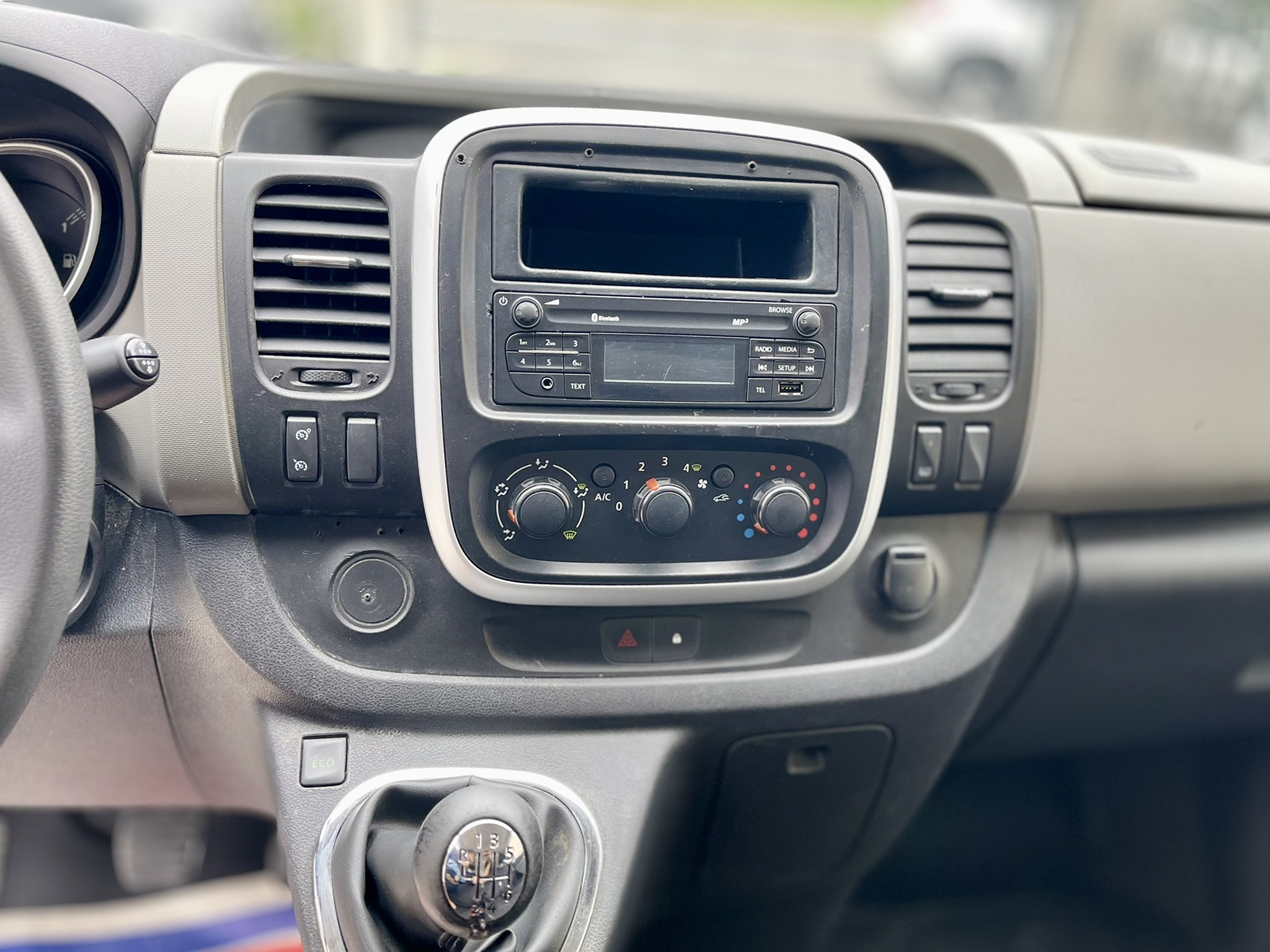Renault Trafic III (2) CABINE CONFORT L1H1 1000 DCI 95