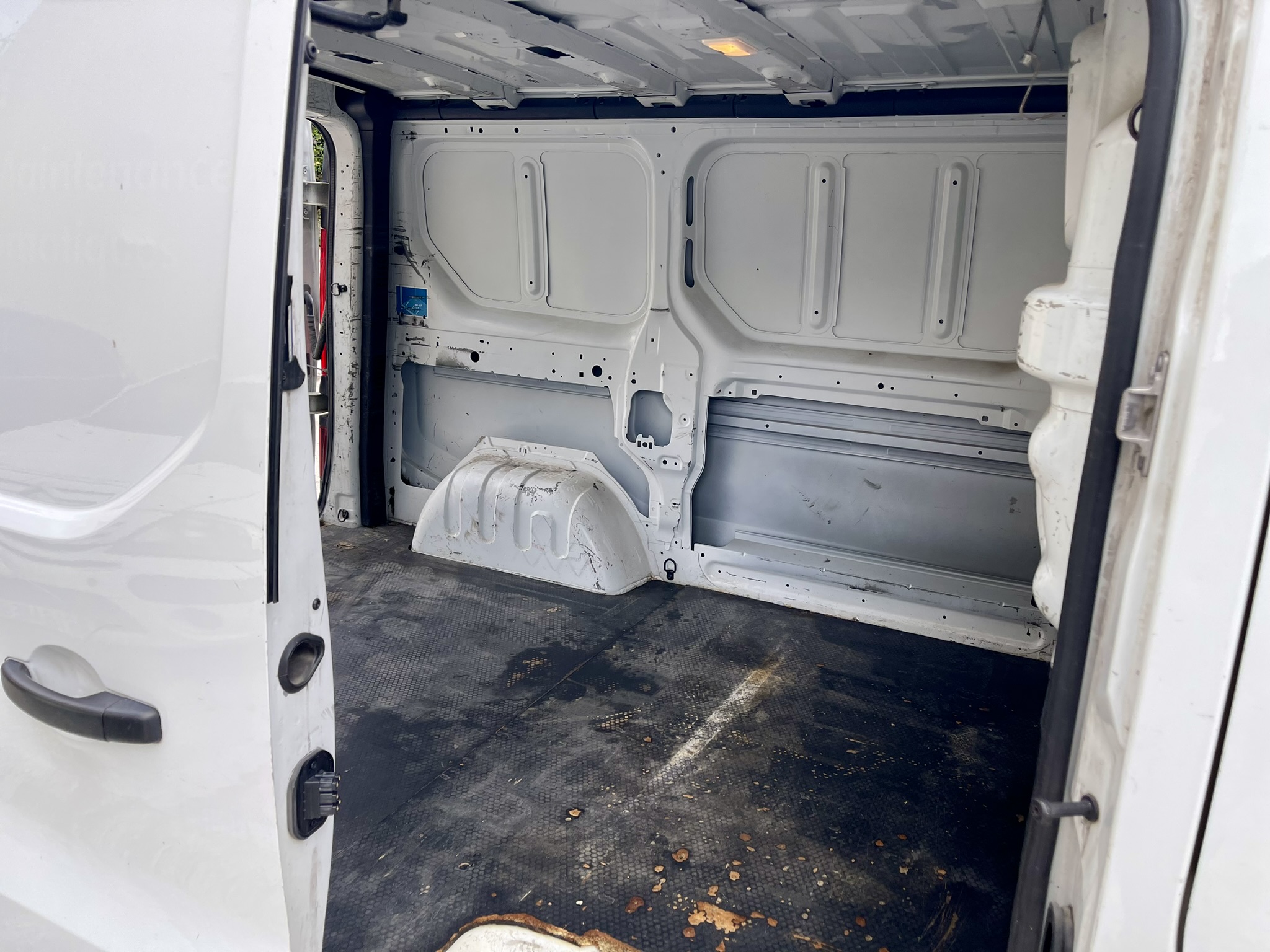 Renault Trafic III (2) CABINE CONFORT L1H1 1000 DCI 95