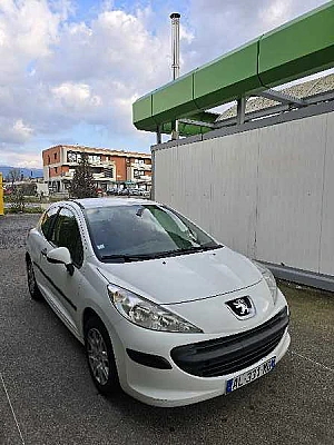 Peugeot 207 1.4 HDI 70 STYLE BLUE LION 3P