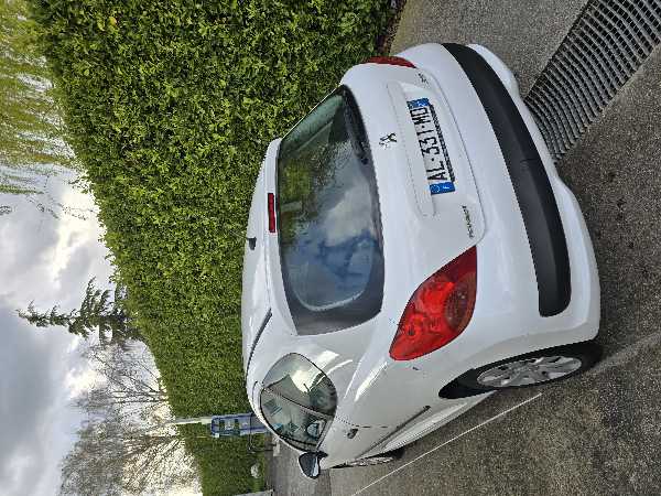 Peugeot 207 1.4 HDI 70 STYLE BLUE LION 3P