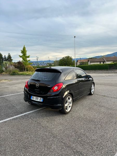 Opel Corsa IV 1.7 CDTI 125 FAP GSI 3P