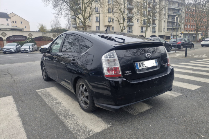 Toyota Prius 110h linea sol