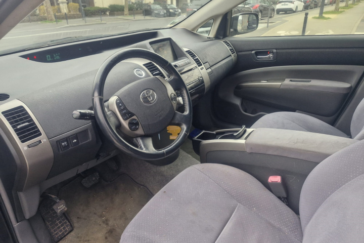 Toyota Prius 110h linea sol