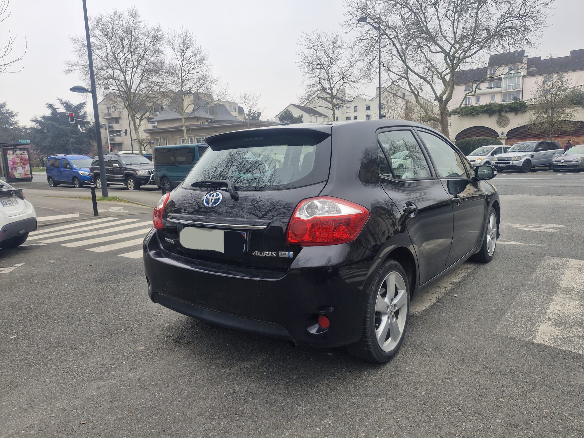 Toyota Auris MC HSD 136H DYNAMIC GARANTIE 12 MOIS BATTERIE HYBRID RECENTE