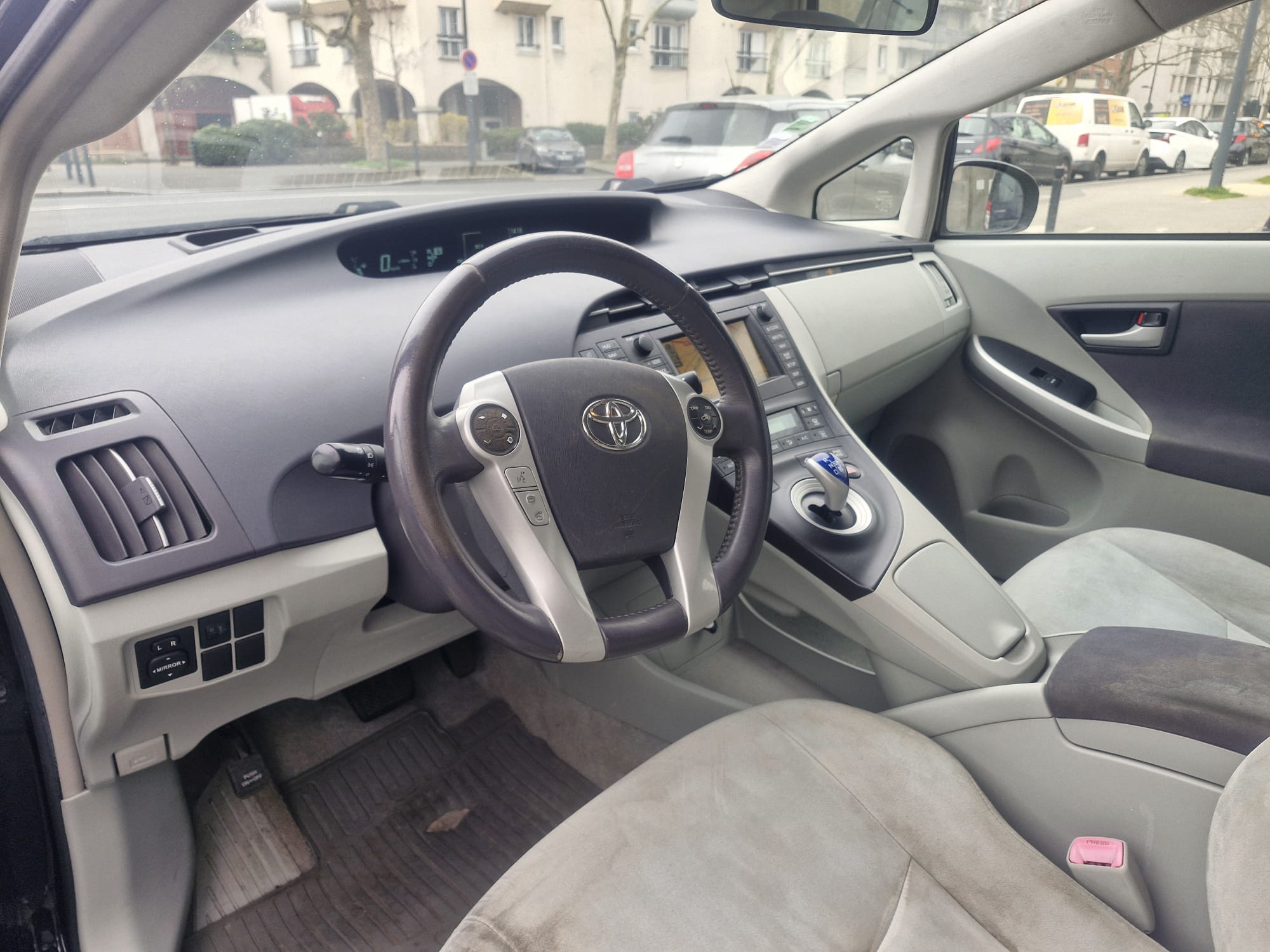 Toyota Prius 136H DYNAMIC 17" GARANTIE 12 MOIS