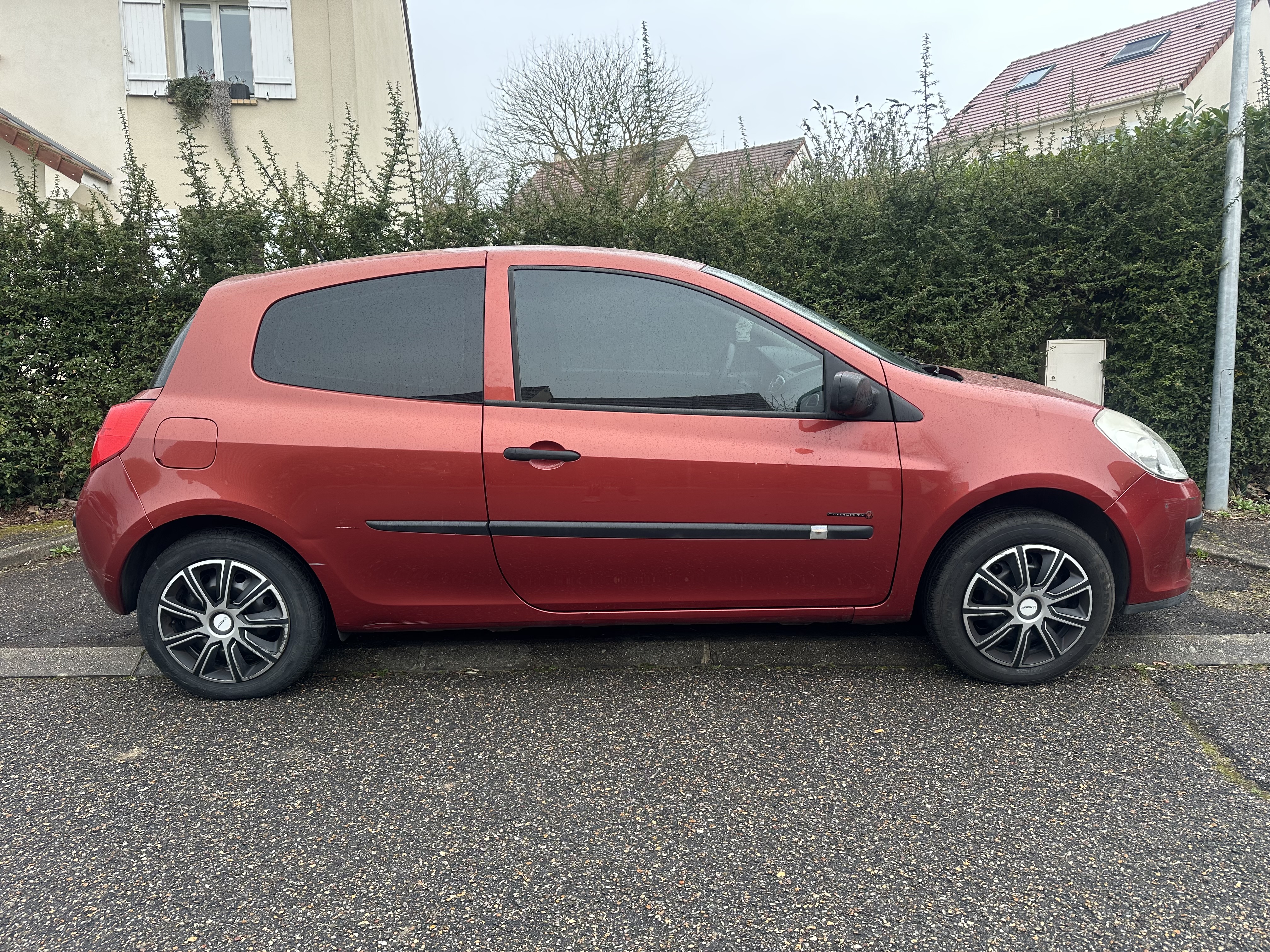 Renault Clio III (2) 1.5 DCI 70 AUTHENTIQUE 3P ECO2