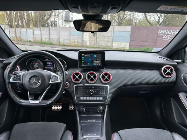Mercedes-Benz Classe A IV 180 D AMG LINE 7G-DCT