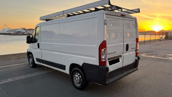 Peugeot Boxer II CONFORT TOLE 330 L1H1 HDI 100