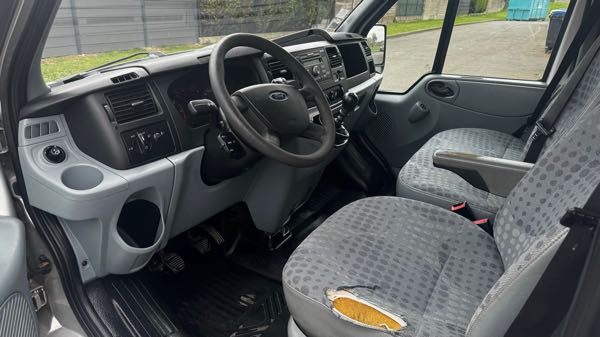 Ford Transit III CHASSIS SIMPLE CABINE TRACTION 330 C TDCI 115
