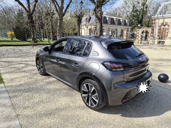 Peugeot 208 II 1.5 BLUEHDI 100 S&amp;S GT LINE