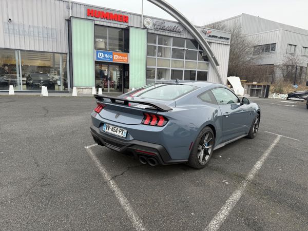 Ford Mustang mustang dark horse v8