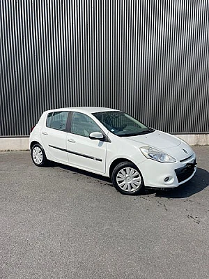 Renault Clio III (2) 1.5 DCI 75 EXPRESSION CLIM 5P ECO2 EURO5