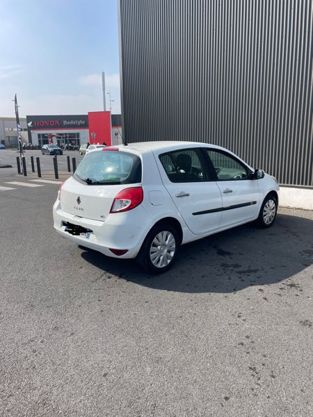 Renault Clio III (2) 1.5 DCI 75 EXPRESSION CLIM 5P ECO2 EURO5