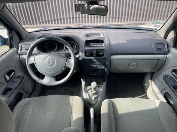 Renault Clio CLIO 2 PHASE 2 1.4 i 75 cv CT OK
