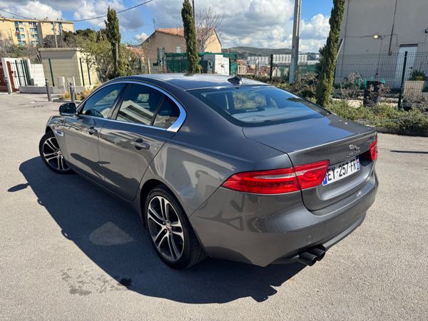 Jaguar Xe 2.0D 180 9CV PRESTIGE AUTO