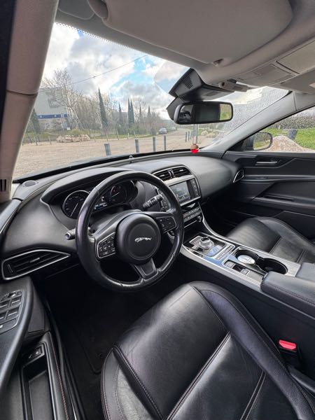 Jaguar Xe 2.0D 180 9CV PRESTIGE AUTO