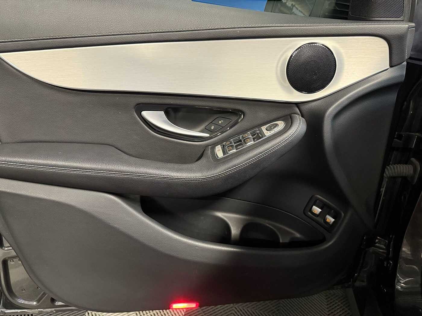 Mercedes-Benz GLC 300  e 4MATIC