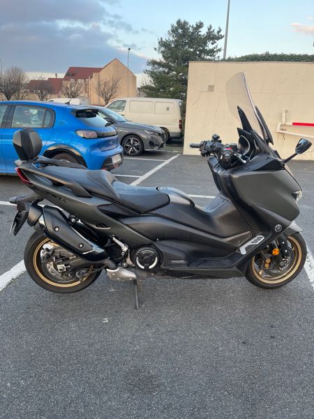 YAMAHA T-MAX TECH MAX