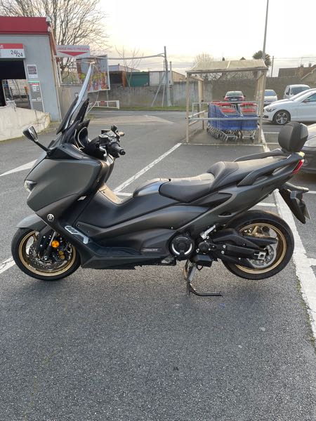 YAMAHA T-MAX TECH MAX