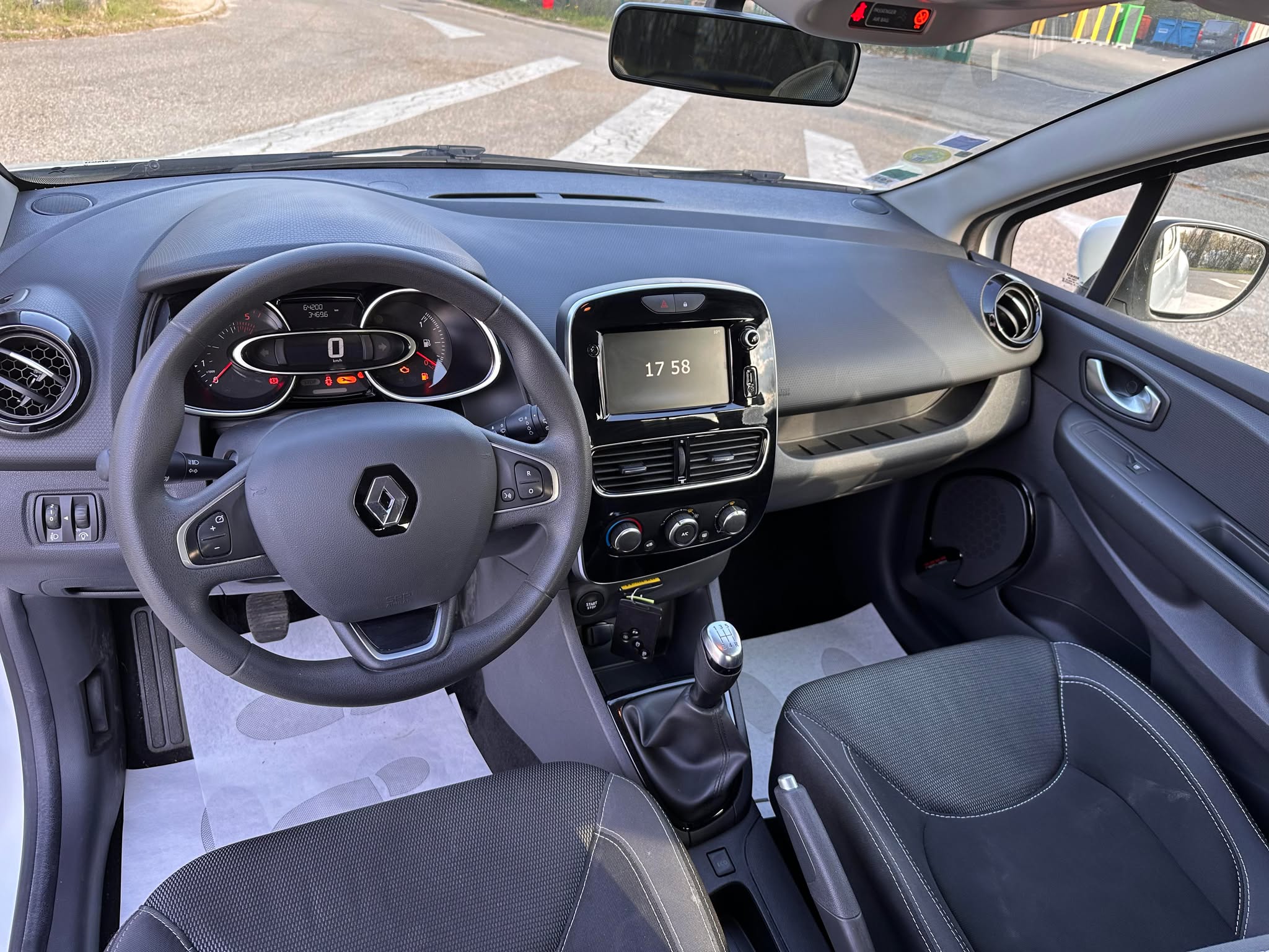 Renault Clio IV (2) 1.5 DCI 90 BUSINESS