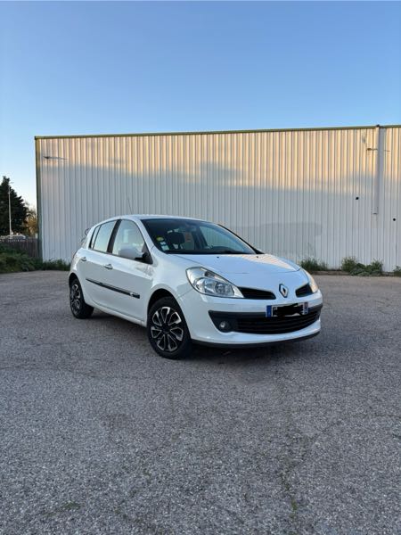 Renault Clio III 1.2 TCE 100 EXPRESSION CLIM 5P EURO5