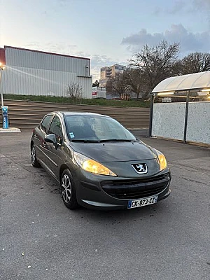 Peugeot 207 1.4 HDI 70 EXECUTIVE 5P