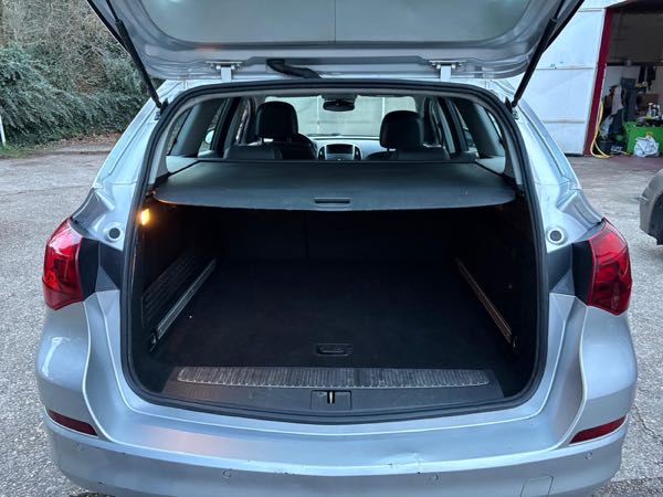 Opel Astra IV (2) SPORTS TOURER 1.7 CDTI 110 FAP ECOFLEX S/S COSMO