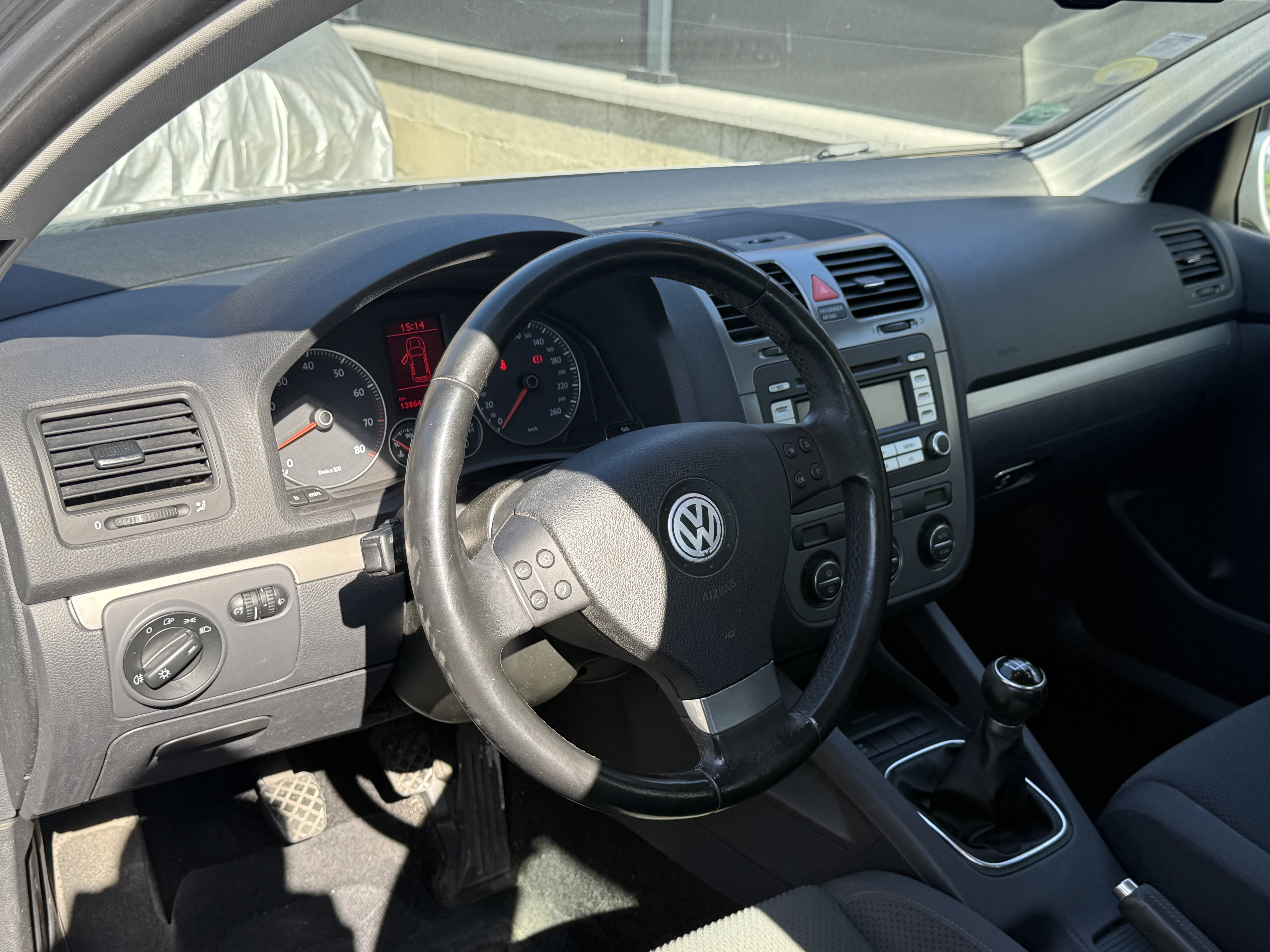 Volkswagen Golf V 1.6 102 CONFORTLINE 5P