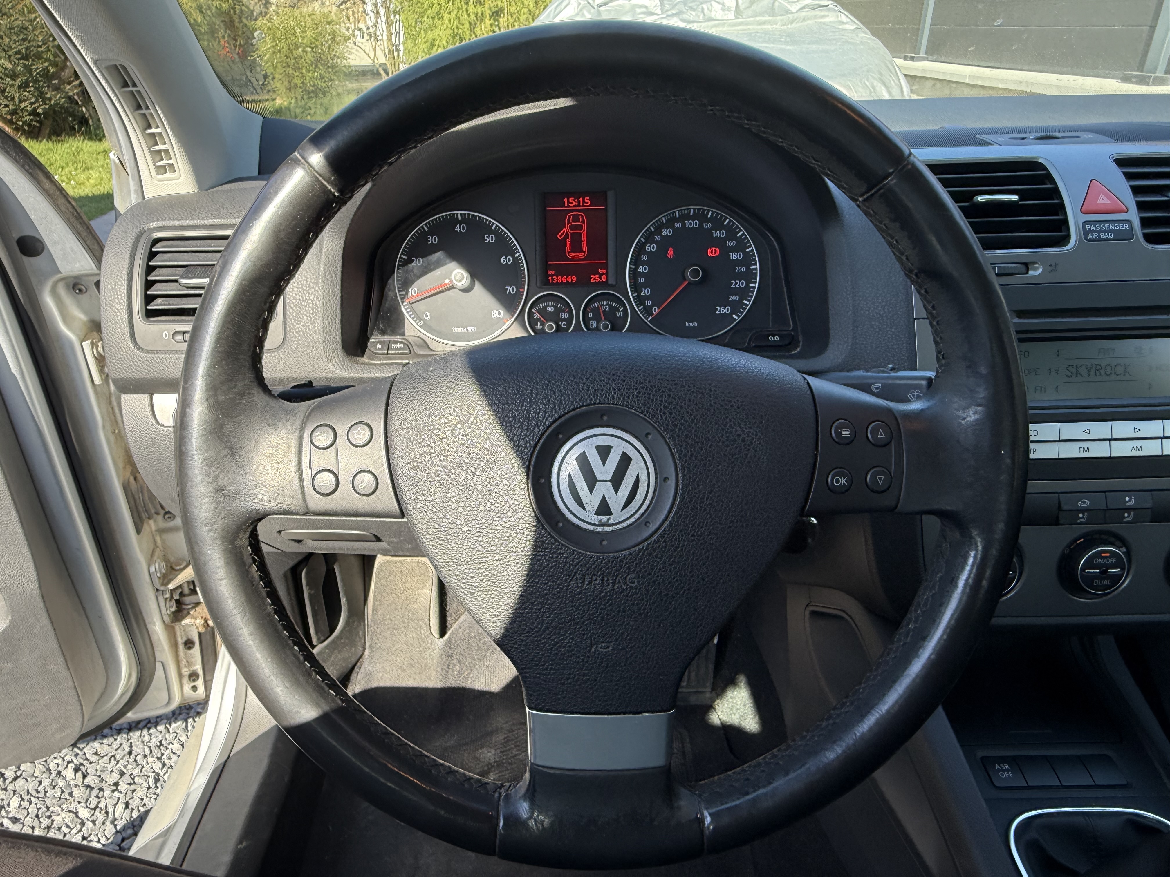 Volkswagen Golf V 1.6 102 CONFORTLINE 5P