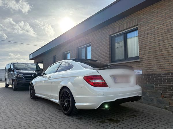 Mercedes-Benz Classe C III COUPE 180 BLUEEFFICIENCY EXECUTIVE 7G-TRONIC PLUS