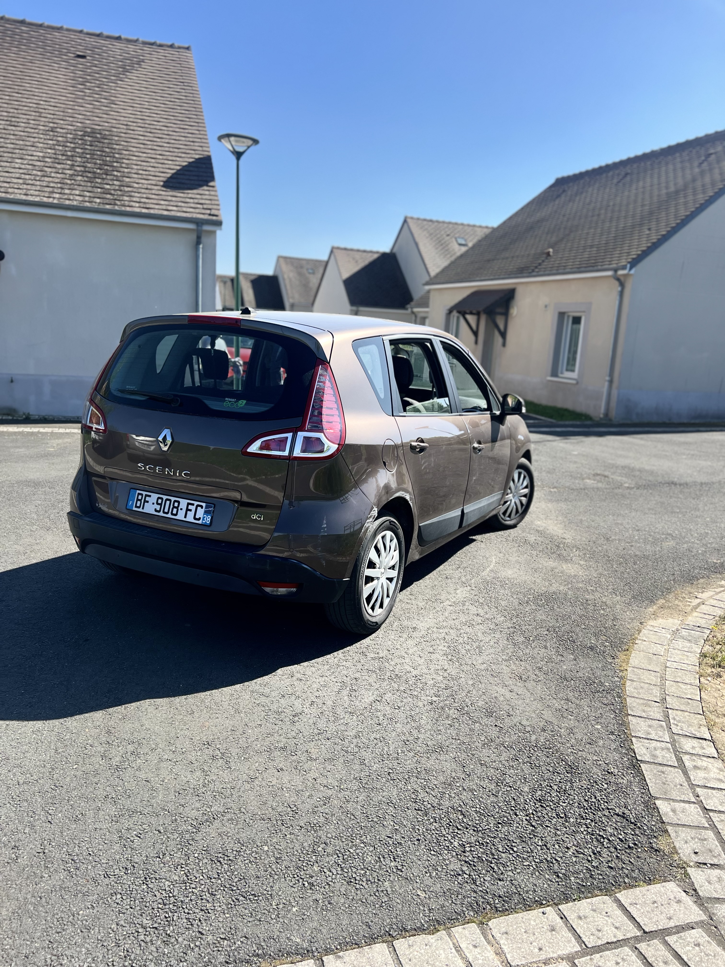 Renault Scenic III (3) XMOD 1.5 DCI 110 ENERGY BUSINESS ECO2