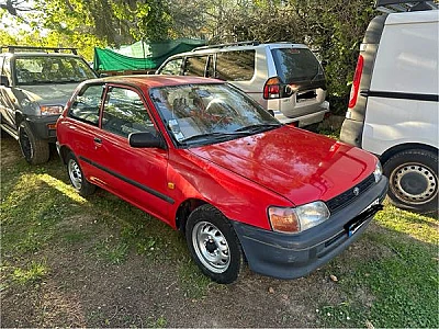 Toyota Yaris toyota starlet 1,0