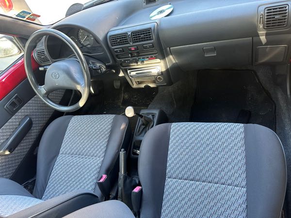 Toyota Yaris toyota starlet 1,0
